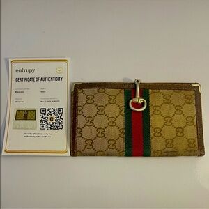 Gucci Tan and Red Card Holder **USED**